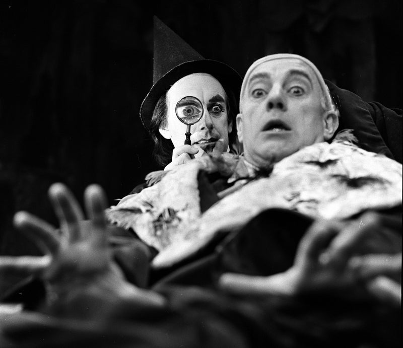 Alec Guinness & Graham Crowden 1963